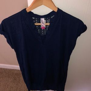No Boundaries V-Neck Top!
